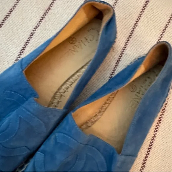 CHANEL blue suede logo espadrillea - Picture 13 of 13